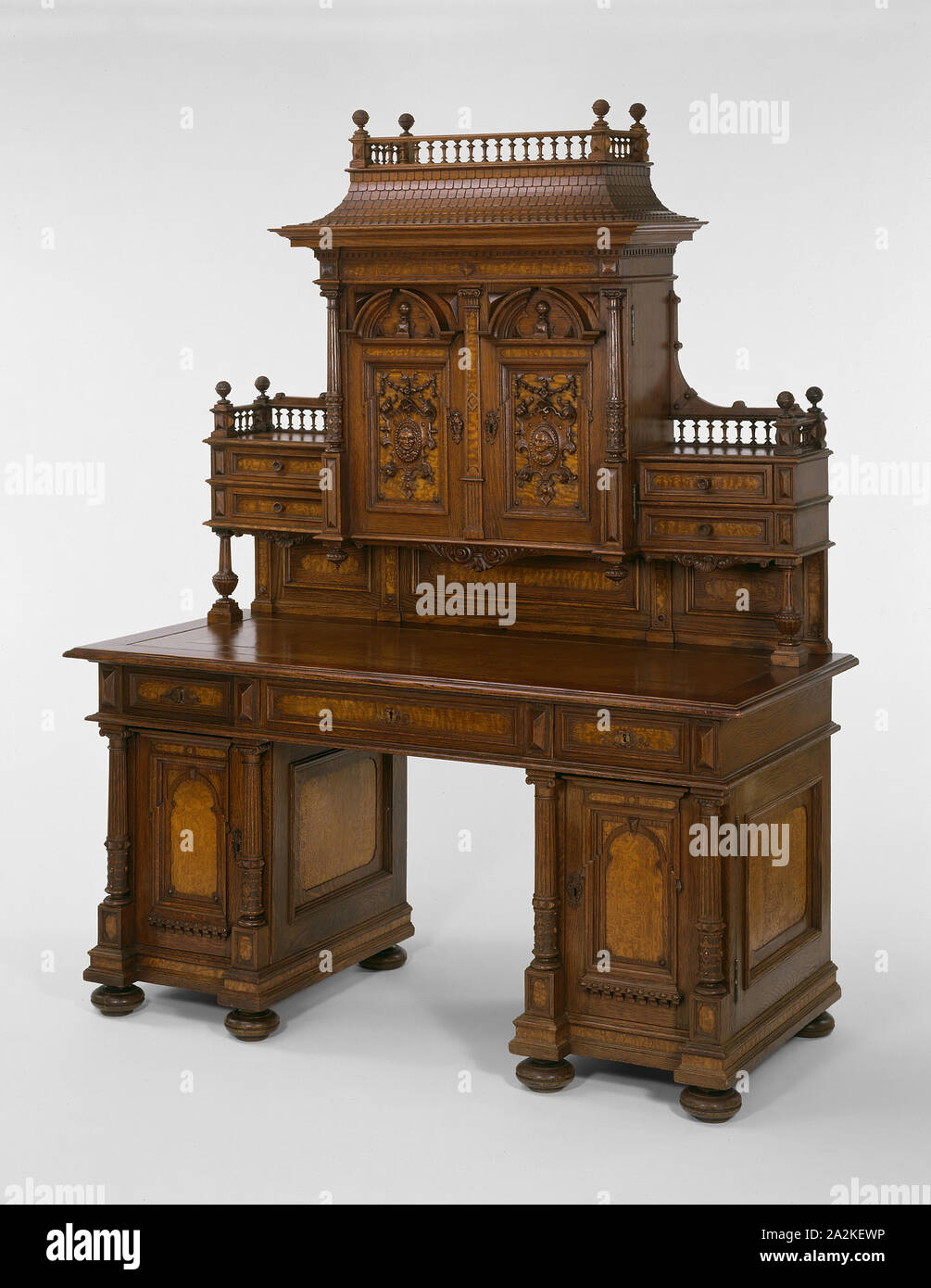 Schreibtisch, Bücherregal, 1893, Ladislaus Zdzieblowski, amerikanischen, 1857 - 1929, Chicago, Eiche, 190,5 × 149,8 × 67,3 cm (75 × 59 × 26 cm Stockfoto