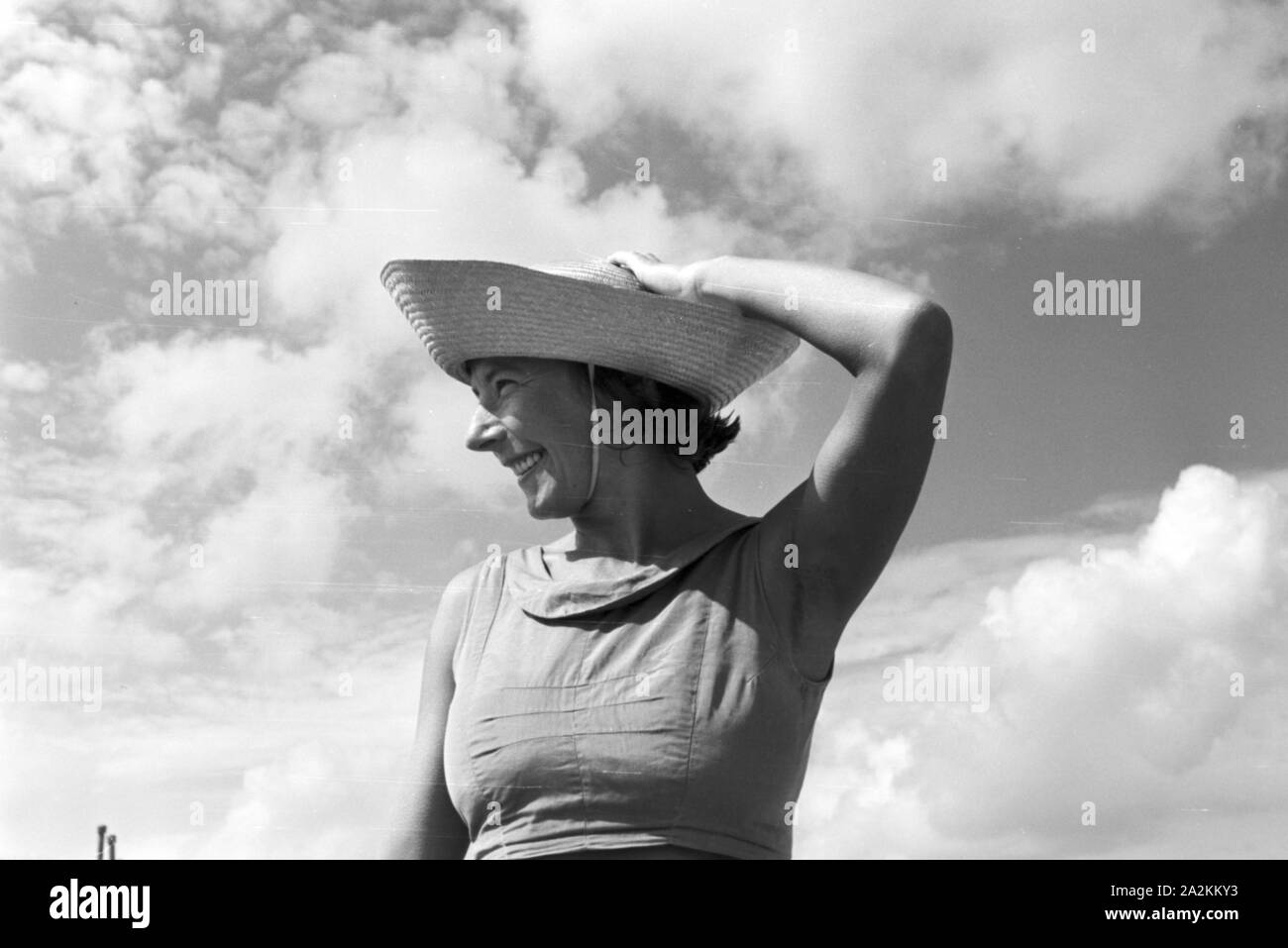 Die berühmte Tänzerin Gret Palucca 5/6 Ihrem Türkeirundreise auf Sylt, Deutsches Reich 30er Jahre. Die beliebte Tänzerin Gret Palucca im Urlaub auf Sylt, Deutschland 1930. Stockfoto