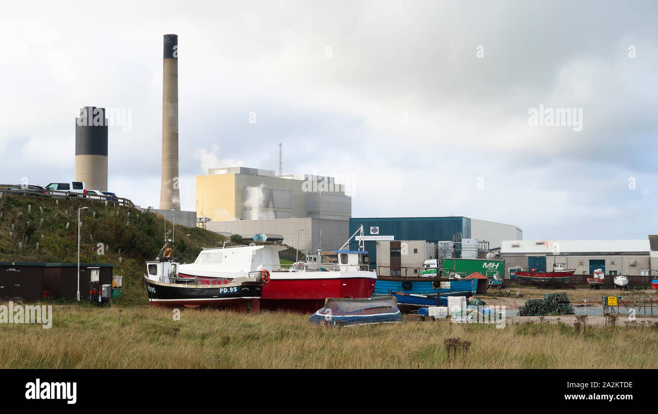 Peterhead Power Station mit alten Hafen Stockfoto
