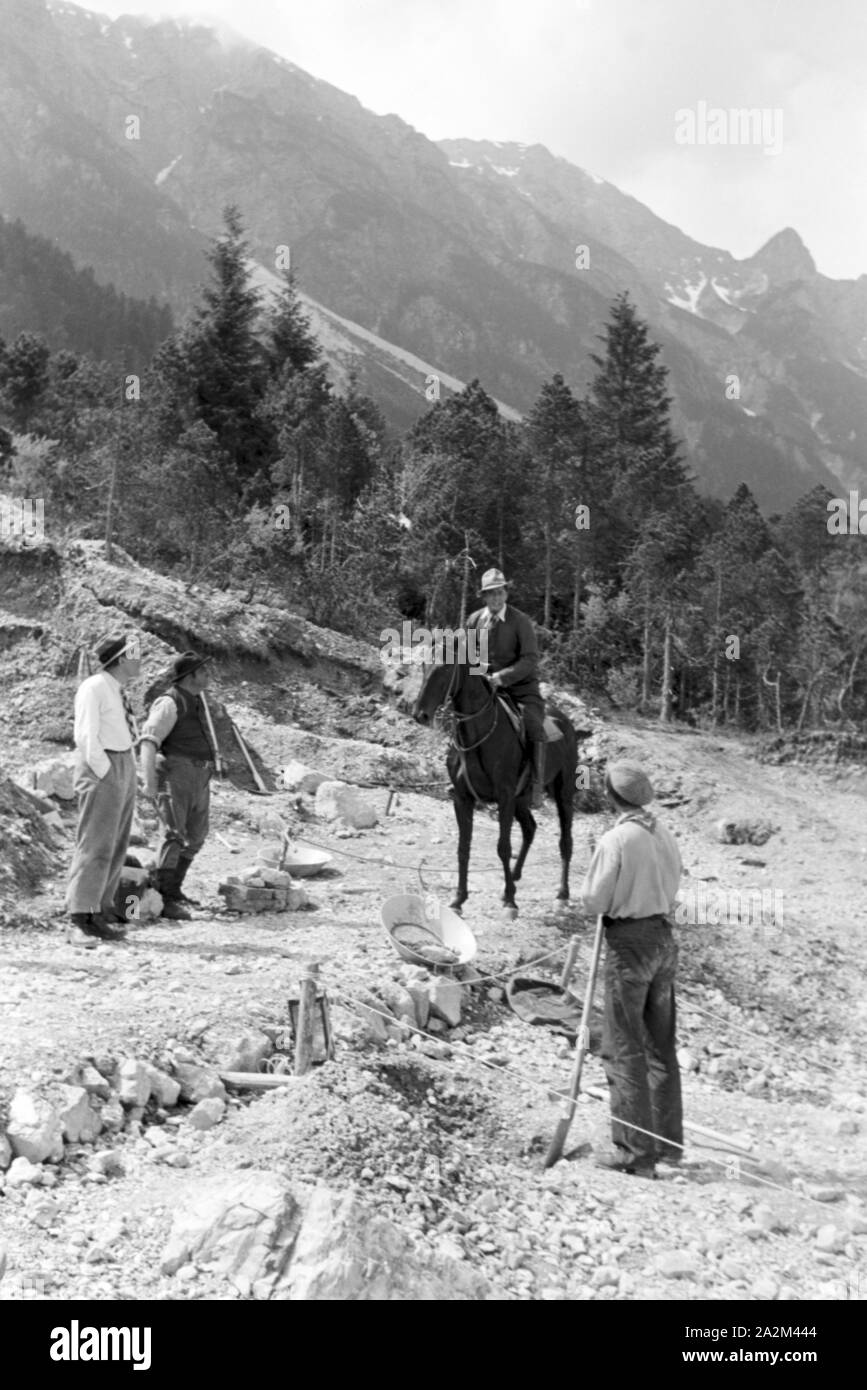 Dreharbeiten für den Film "Gold in New Frisco', Deutsches Reich 30er Jahre. Dreharbeiten für den Film "Gold in New Frisco", Deutschland 1930. Stockfoto