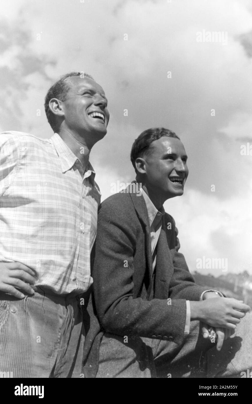 Ein Dorf entsteht am Piz Buin, Deutsches Reich 30er Jahre. Ein Dorf, das sich auf den Piz Buin, Deutschland 1930. Stockfoto