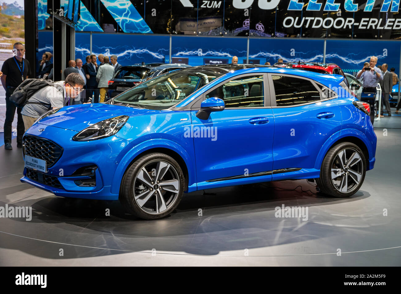 FRANKFURT, Deutschland - Sep 10, 2019: Neue Ford Puma EcoBoost Hybridauto auf der Frankfurter Automobilausstellung IAA 2019 präsentiert. Stockfoto