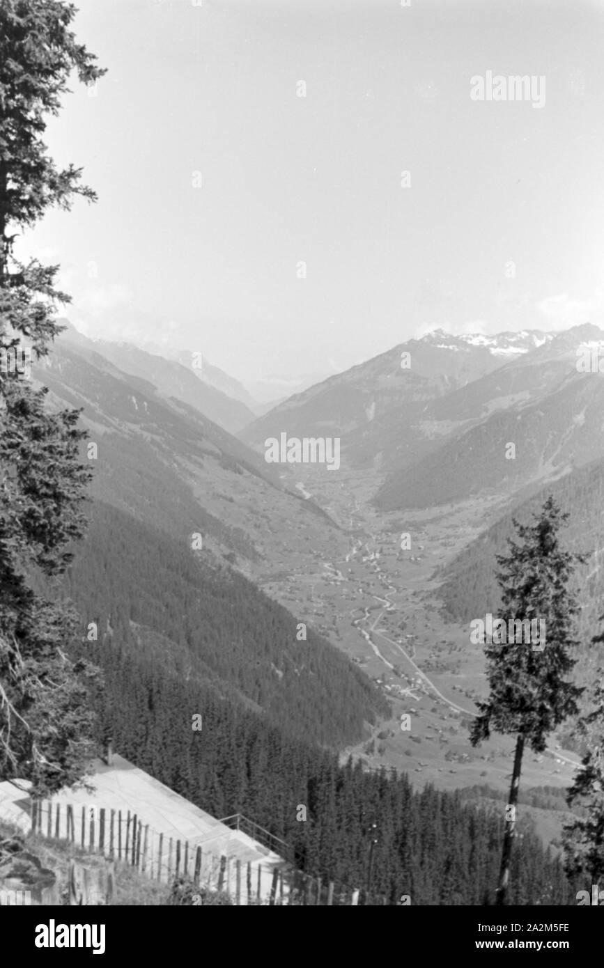 Ein Dorf entsteht am Piz Buin, Deutsches Reich 30er Jahre. Ein Dorf, das sich auf den Piz Buin, Deutschland 1930. Stockfoto
