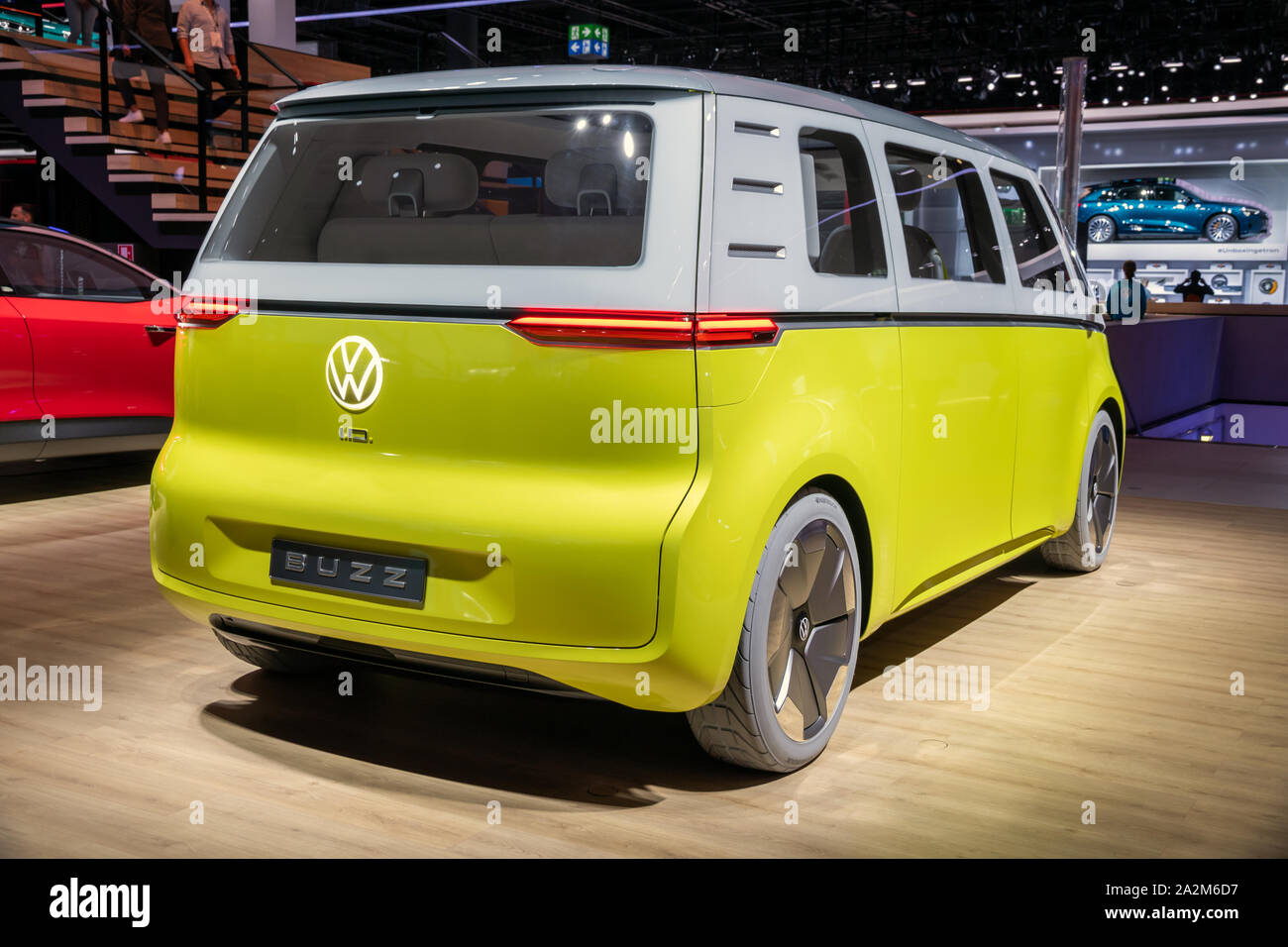 FRANKFURT, Deutschland - 11.September 2019: Volkswagen ID Buzz elektrische Mini Van auf der Frankfurter Automobilausstellung IAA 2019 präsentiert. Stockfoto