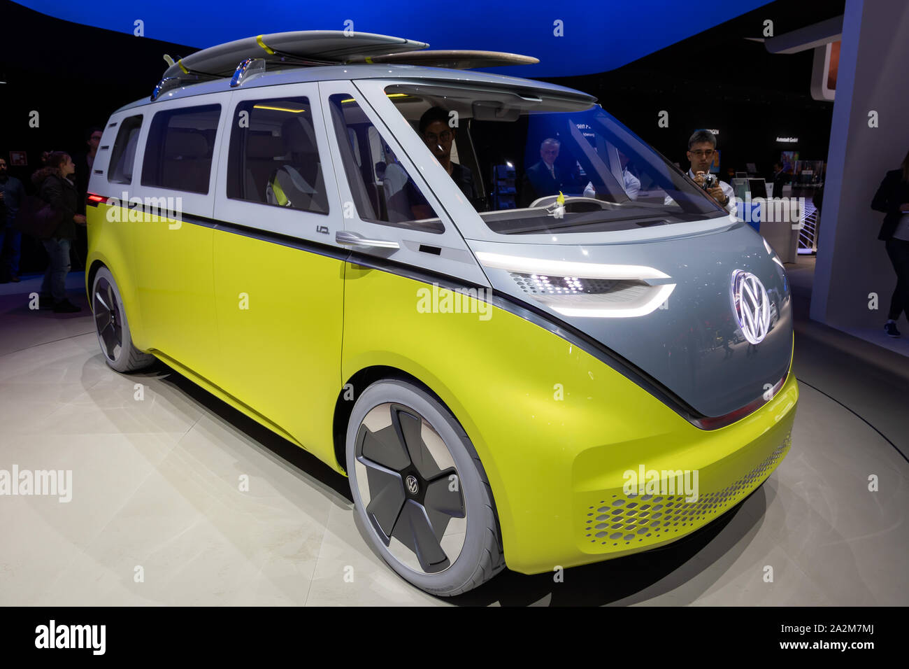FRANKFURT, Deutschland - 13.09.2017: Volkswagen I.D. Buzz electric Selbstfahrer Wohnmobil auf der Frankfurter Automobilausstellung IAA. Stockfoto