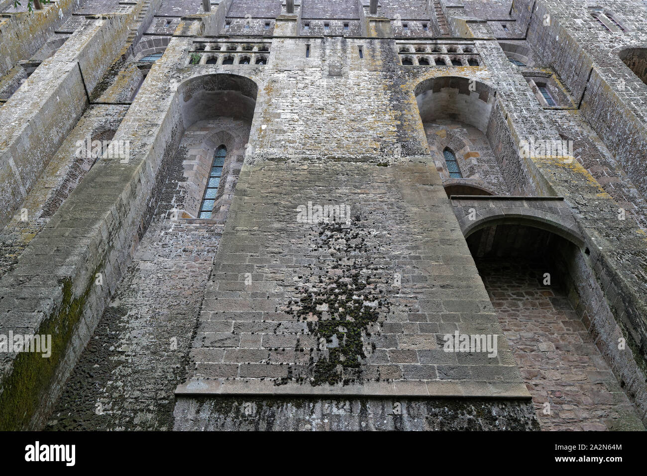 Einer der bekanntesten französischen Wahrzeichen, von 3 Millionen Menschen im Jahr besucht, Mont-Saint-Michel und seine Bucht stehen auf der Liste des Weltkulturerbes. Stockfoto