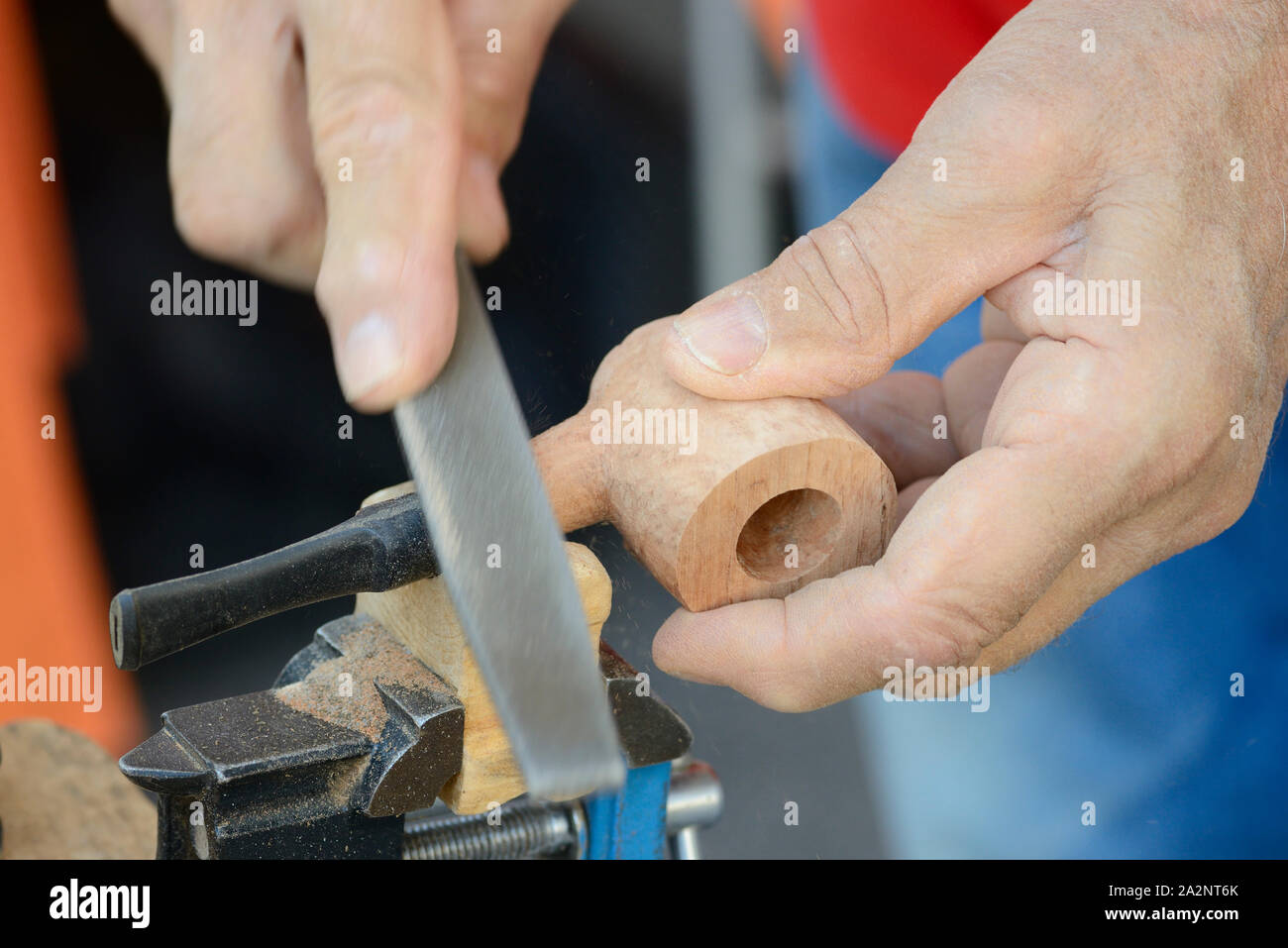 Italien, Lombardei, Hand Crafting eine Pfeife Stockfoto