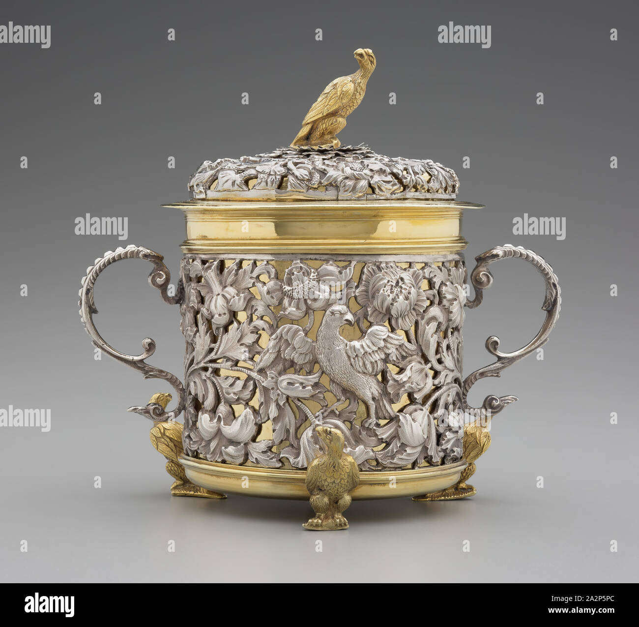 Nicholas Wollaston, Englisch, aktive 1627-1670, Hülse Schale, Ca. 1670, Silber, Gold, Gesamt: 7 9/16 x 7 7/8 x 5 3/4 Zoll, 1 kg 189,4 g (19,2 × 20 × 14,6 cm, 2 lbs 10 oz. Stockfoto