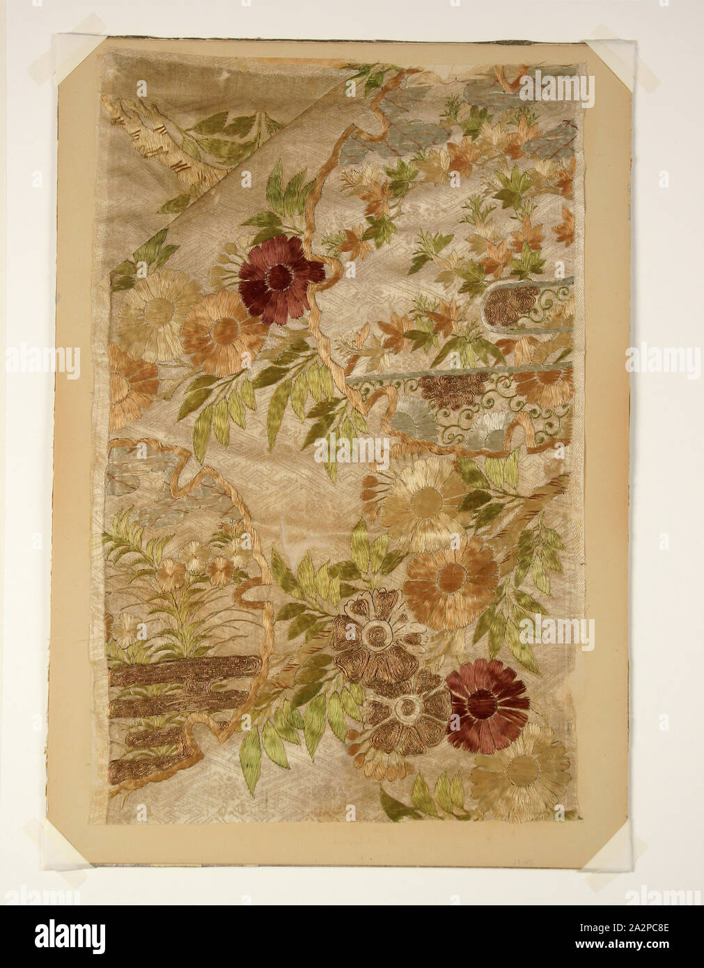 Unbekannt (Japanisch), Kimono Fragment, 1716/1735, 18 7/8 x 11 7/8 in Stockfoto