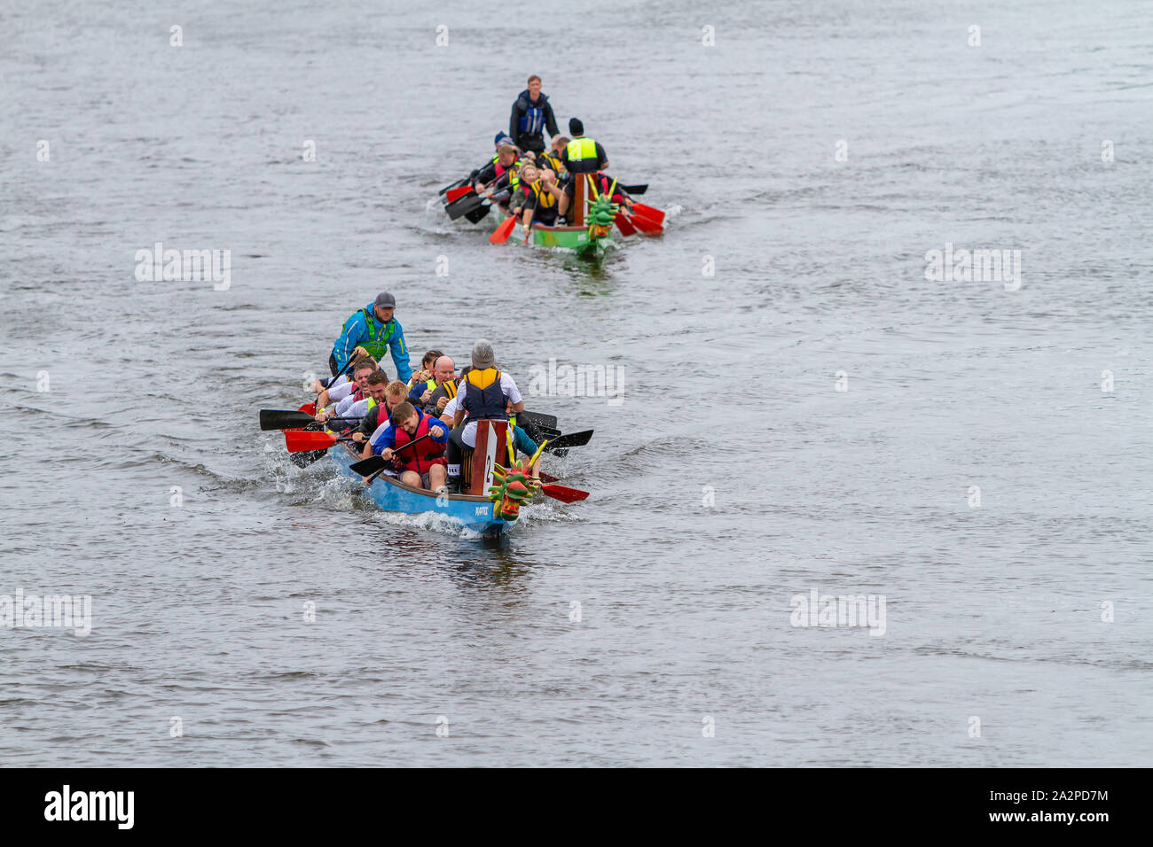 Drachenbootrennen 2019 in St Rocco's Hospiz, am Ruderverein in Warrington, Cheshire, England Stockfoto