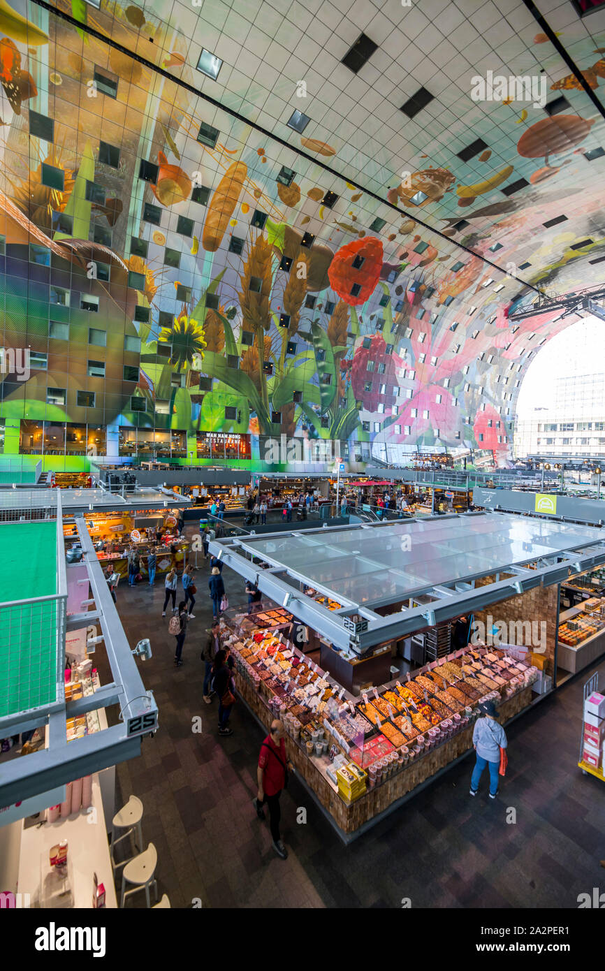 Die neue Halle in Rotterdam die erste überdachte Markt in den Niederlanden mit über 90 festen Marktstände, Lebensmittelgeschäfte, Bars, Cafés, Stockfoto