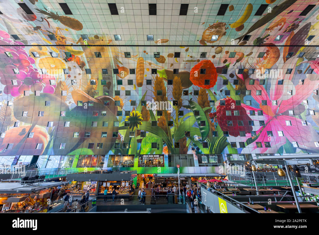 Die neue Halle in Rotterdam die erste überdachte Markt in den Niederlanden mit über 90 festen Marktstände, Lebensmittelgeschäfte, Bars, Cafés, Stockfoto