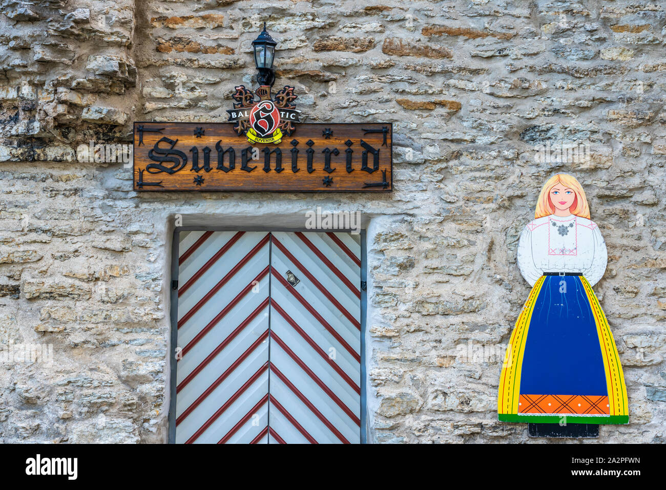 Ein Geschäft in der Altstadt von Tallinn, Estland. Stockfoto