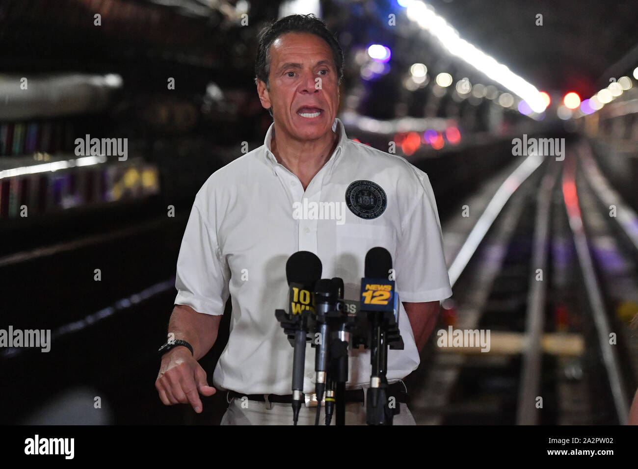 Gouverneur Andrew Cuomo Besuch des L Projekt tunnel Rehabilitation, New York, USA - 29 Sep 2019 - Gouverneur Cuomo und leitende MTA Führung Tour die Co Stockfoto