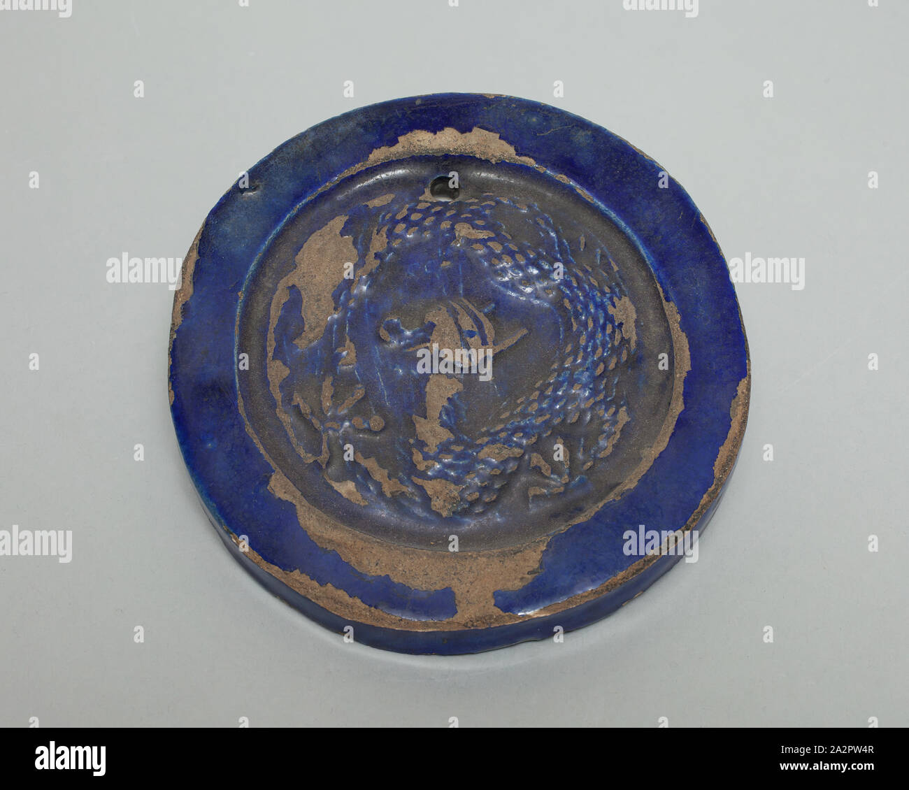 Unbekannt (Chinesisch), Dachziegel, 1368/1644, Steingut, Durchmesser: 5 in. (12,7 cm Stockfoto