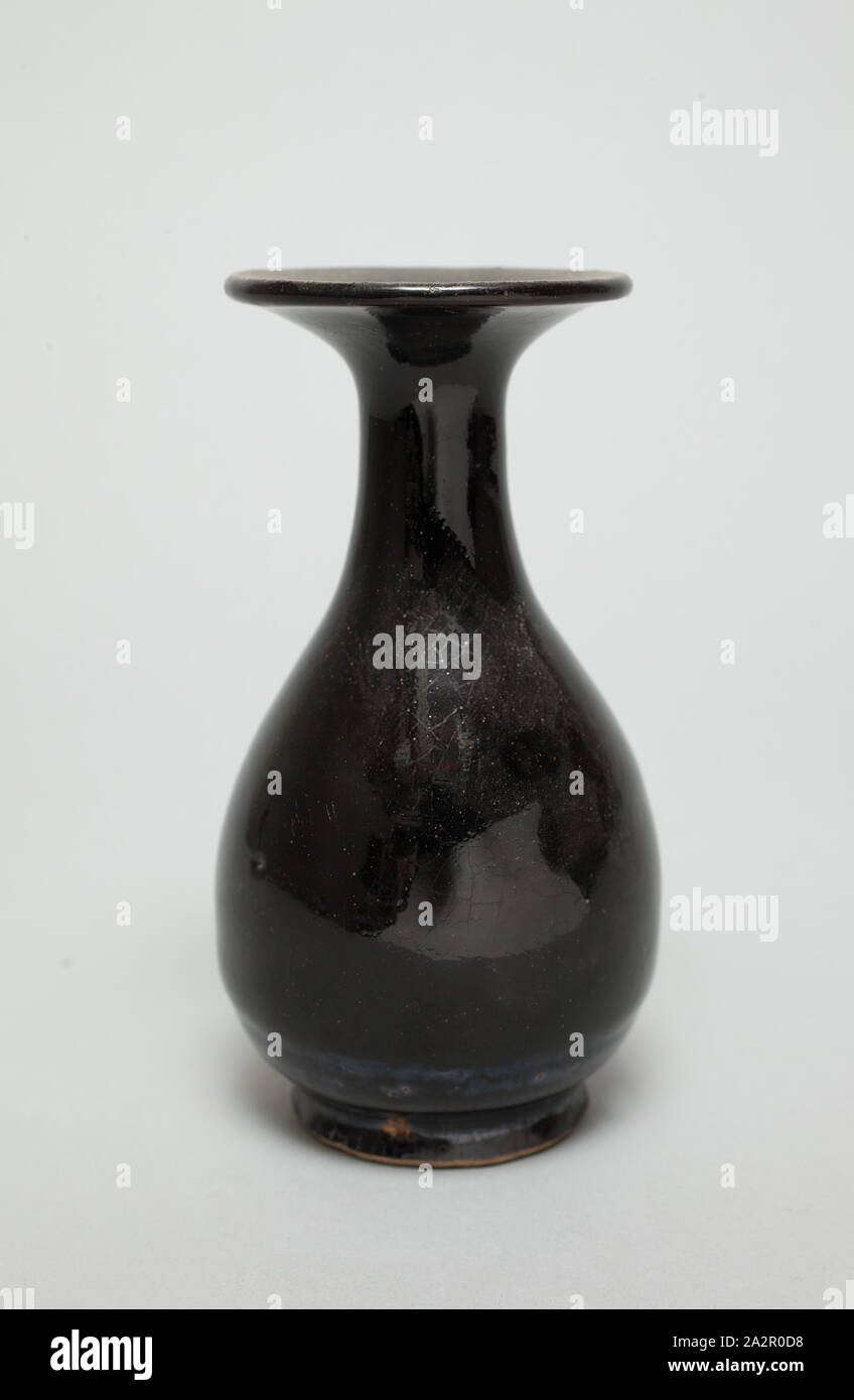 Unbekannt (Chinesisch), Vase, 960/1279, verglaste porcelaneous Ton, 2 5/8 x 4 7/8 in Stockfoto