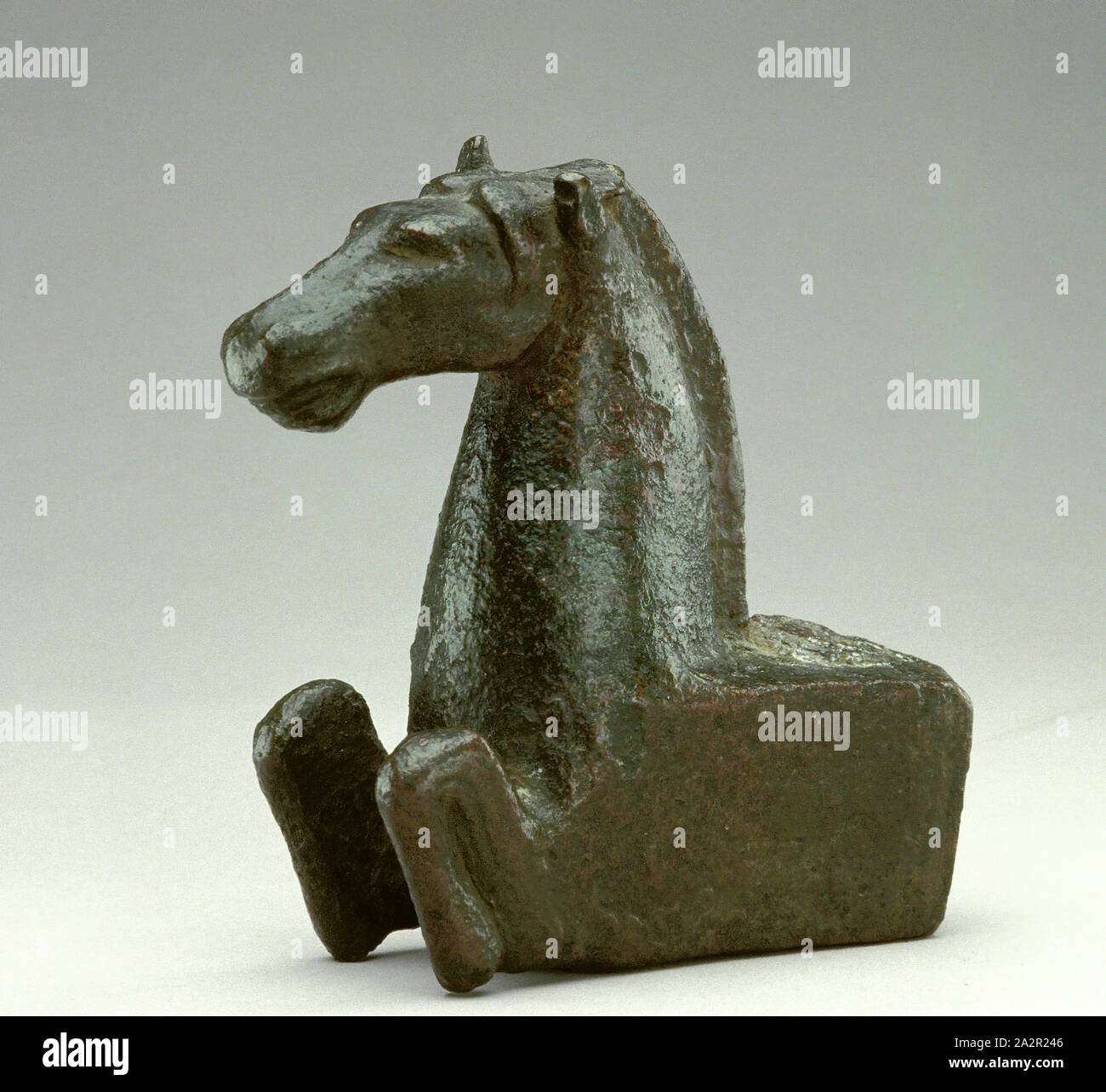 Etruskische, Pferd (Vor-Viertel), Ende 6.Jh. v. Chr., Bronze, 4 1/16 x 1 9/16 x 4 in. (10,32 x 3,97 x 10,16 cm Stockfoto