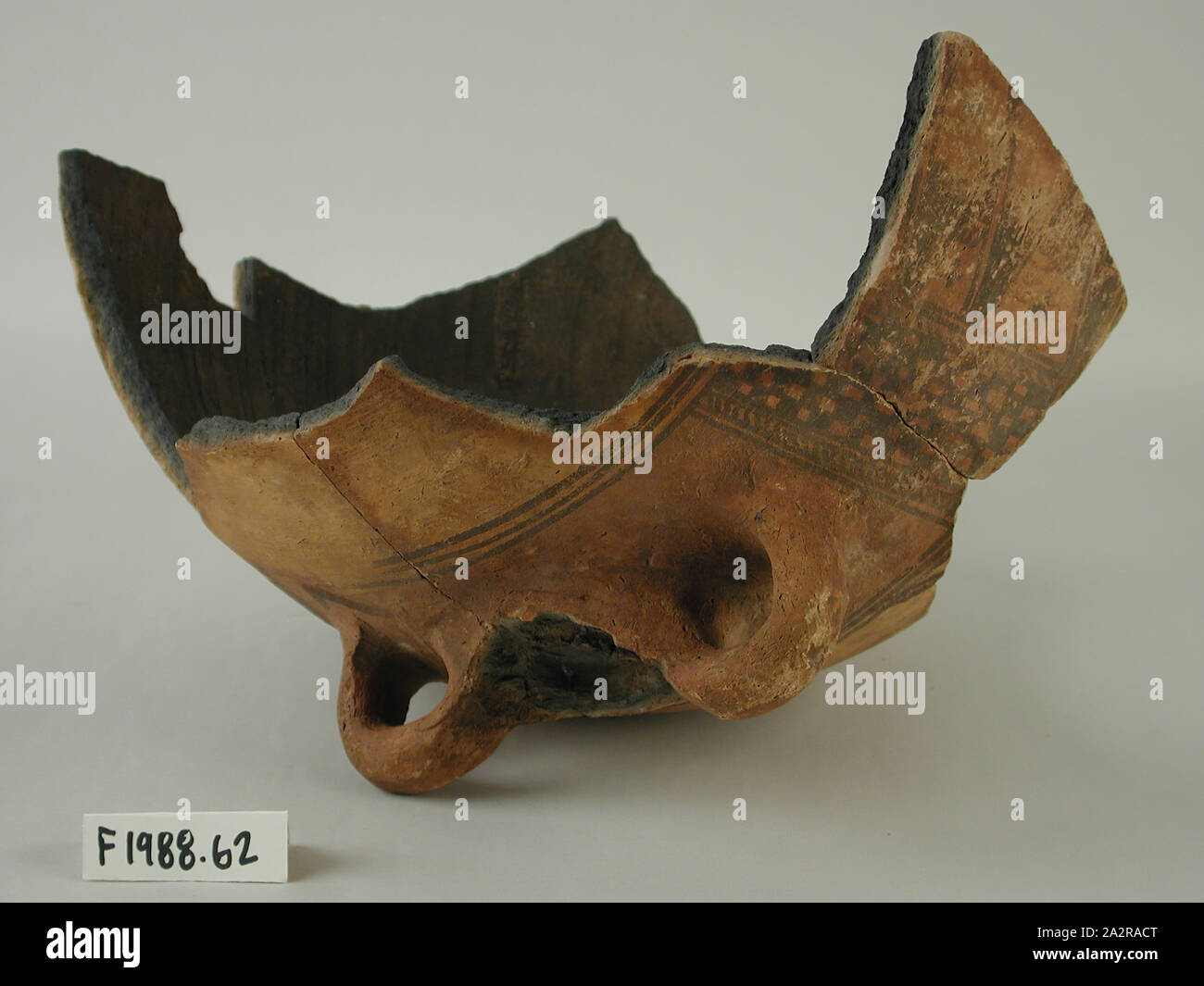 Koptische, ägyptischen, Storage Jar, zwischen 850 und 1000, Slip-Keramik bemalt, Gesamt: 10 1/2 x 12 3/4 x 9 Zoll (26,7 × 32,4 × 22,9 cm Stockfoto