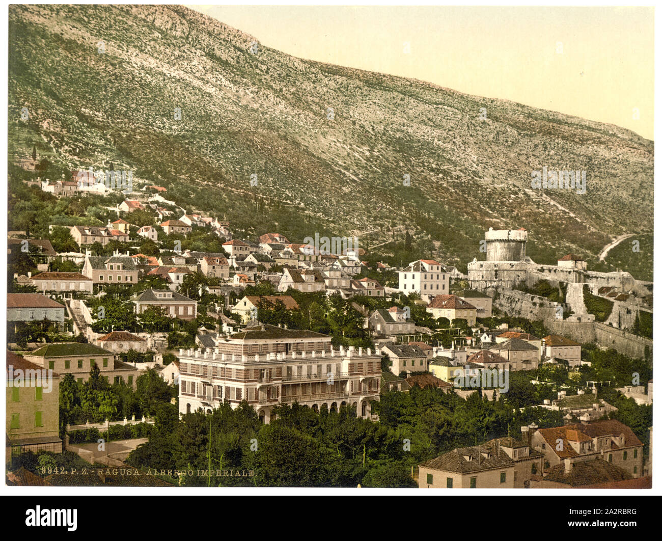 Ragusa, das Imperial Hotel, Dalmatien, Österreich-ungarn; Teil: Ansichten der österreichisch-ungarischen Monarchie in der Photochrom print Collection.; Titel von den Detroit Publishing Co., Katalog J - Ausland abschnitt, Detroit, Mich.: Detroit Publishing Company, 1905.; Drucken. 9942.; Stockfoto