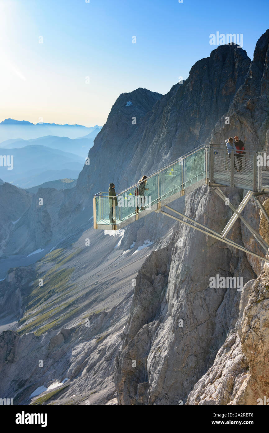 Dachstein: Dachstein Südwand, Hängebrücke, Treppe in das Nichts in der Region Schladming-Dachstein, Steiermark, Steiermark, Österreich Stockfoto