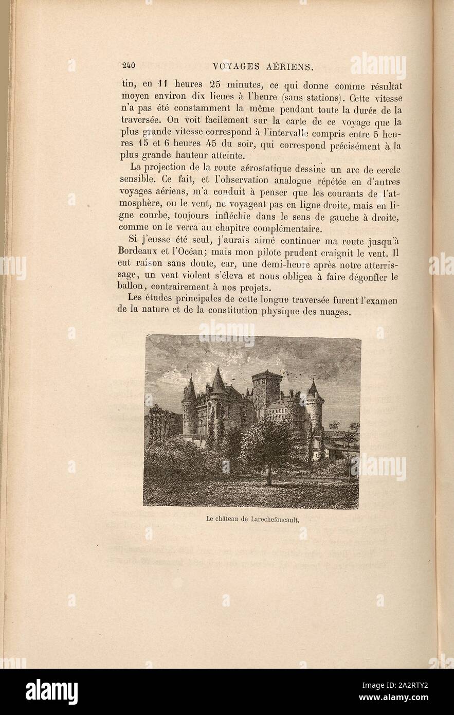 Das Schloss von La Rochefoucauld, Château de La Rochefoucauld (Charente) in Frankreich, Abb. 47, S. 240, 1870, James Glaisher; Camille Flammarion; Wilfrid de Fonvielle; Gaston Tissandier: Voyages Aériens. Paris: Hachette, 1870 Stockfoto