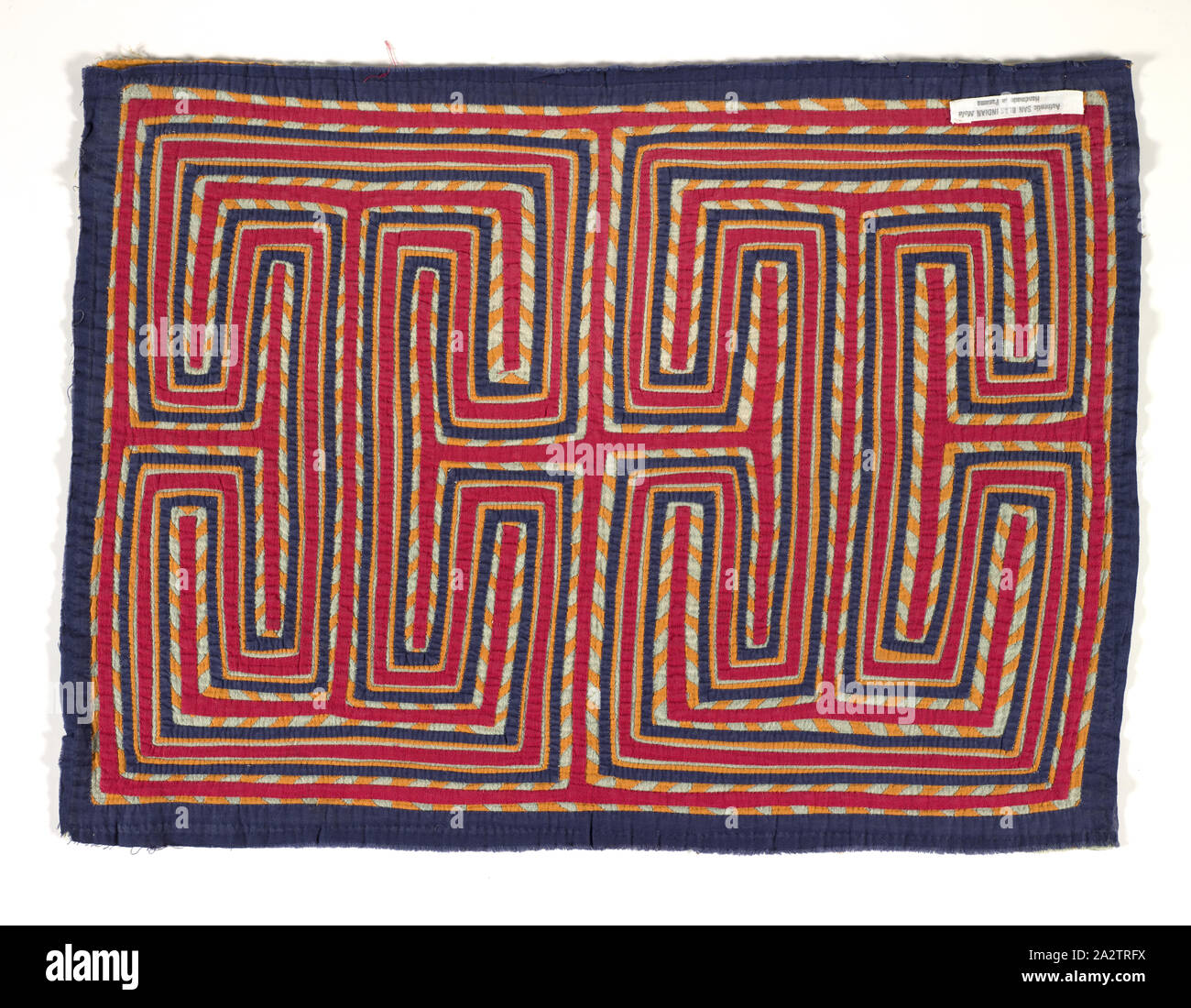 Shirt Panel (Mola), Kuna, ca. 1950 s, Appliqued cotton, 17-3/8 x 23-5/8-in.-, Textil und Mode Kunst Stockfoto