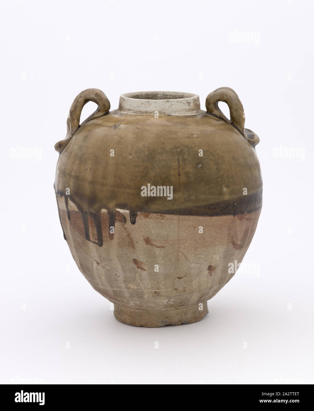 Jar, Tang Dynastie, Tang Dynastie, 600-699, Steinzeug, grüne Glasur, 8-3/4 h, Asiatische Kunst. Stockfoto