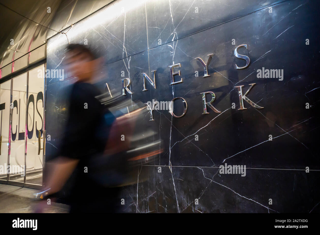 Die Barneys New York auf der Seventh Avenue in Chelsea in New York am Dienstag, 1. Oktober 2019. Barneys steht vor Liquidation, da es nur bis zum 3. Oktober hat ein Angebot von einem lebensfähigen potenzieller Käufer zu sichern. (© Richard B. Levine) Stockfoto