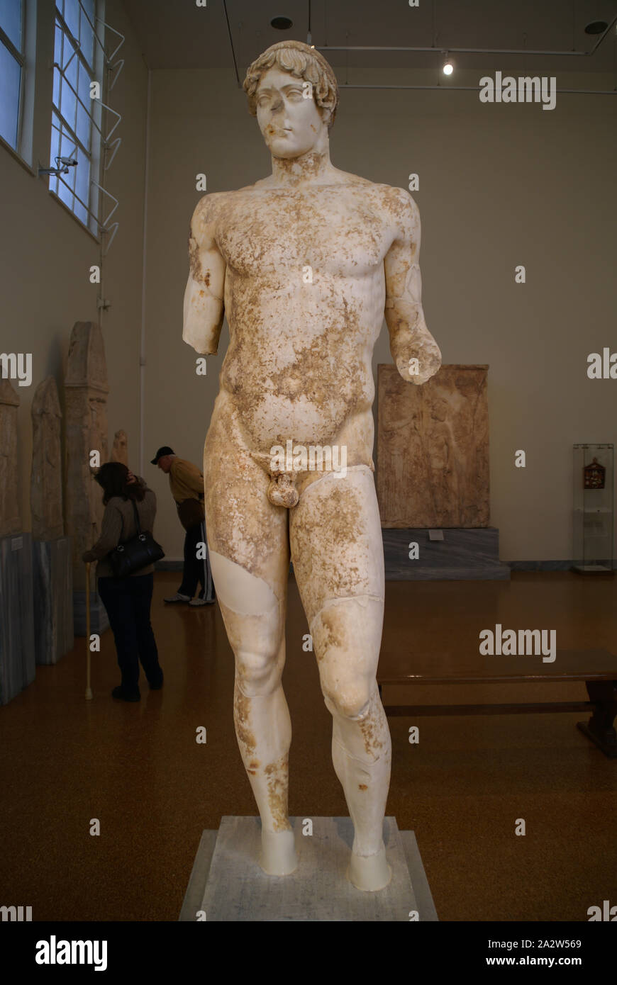 Nationales Archäologisches Museum - Athen, Griechenland. Statue eines Mannes. Stockfoto