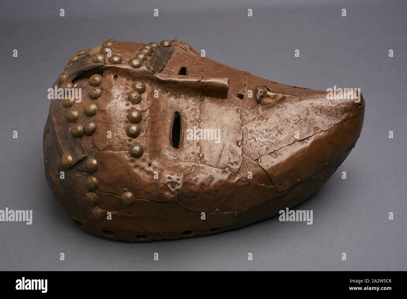 Maske, Lwalu Menschen, Kupfer, Holz, H: 11-1/2-in., Afrikanische Kunst Stockfoto