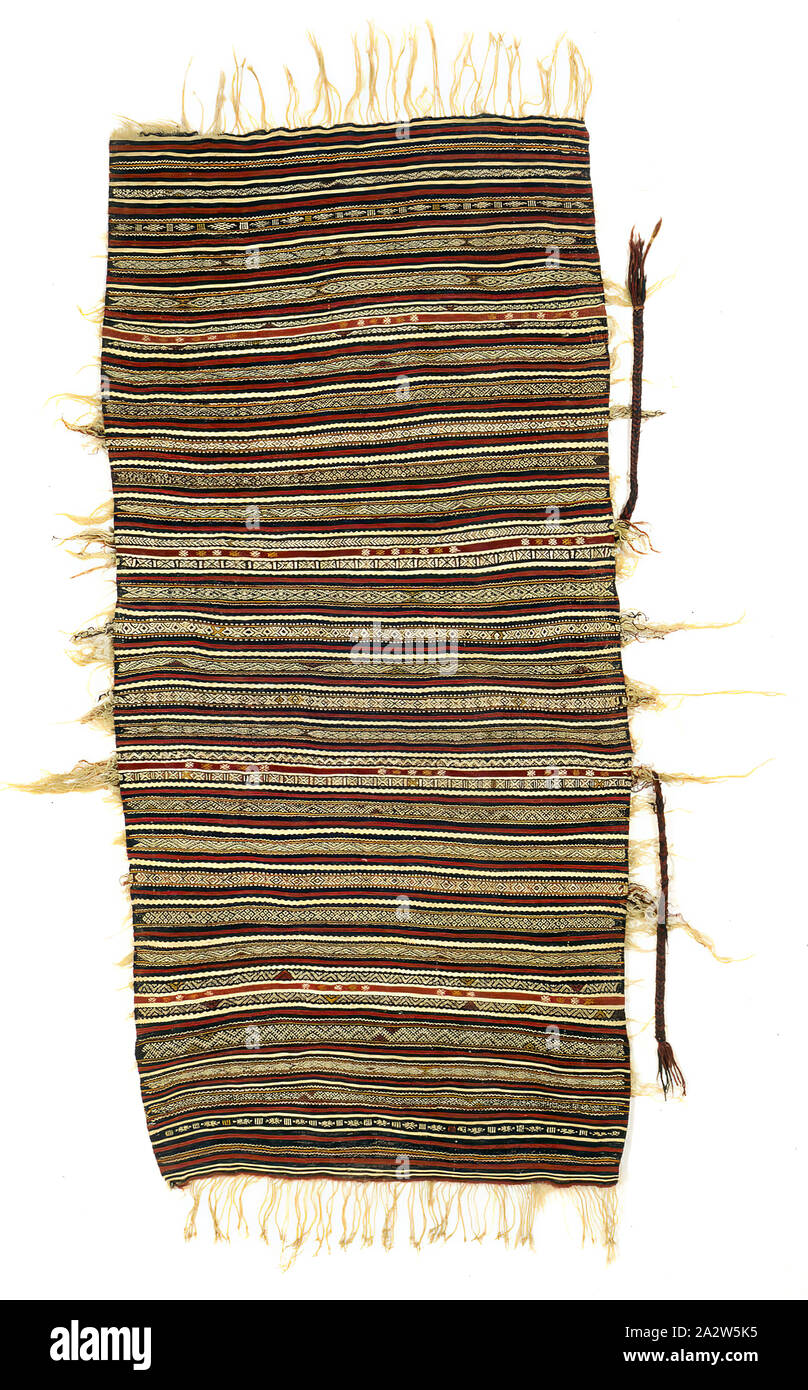 Woman's Cape (handira), Beni Ouarain Menschen, Berbervölker, 19. Jahrhundert, Wolle, 80 x 51 in. (Mit Fransen) 69 x 33 in. (Ohne Fransen), Textil und Mode Kunst Stockfoto