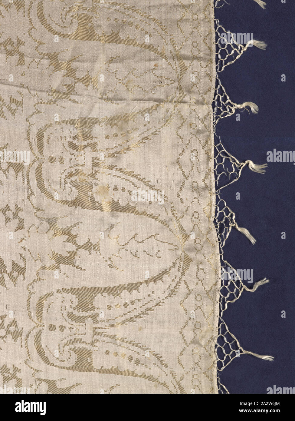Schal, 1820s, Seide, W: 54-7/8-in. (Ohne Fransen) L: 56-1/4-in. (Mit Fransen), Textil und Mode Kunst Stockfoto