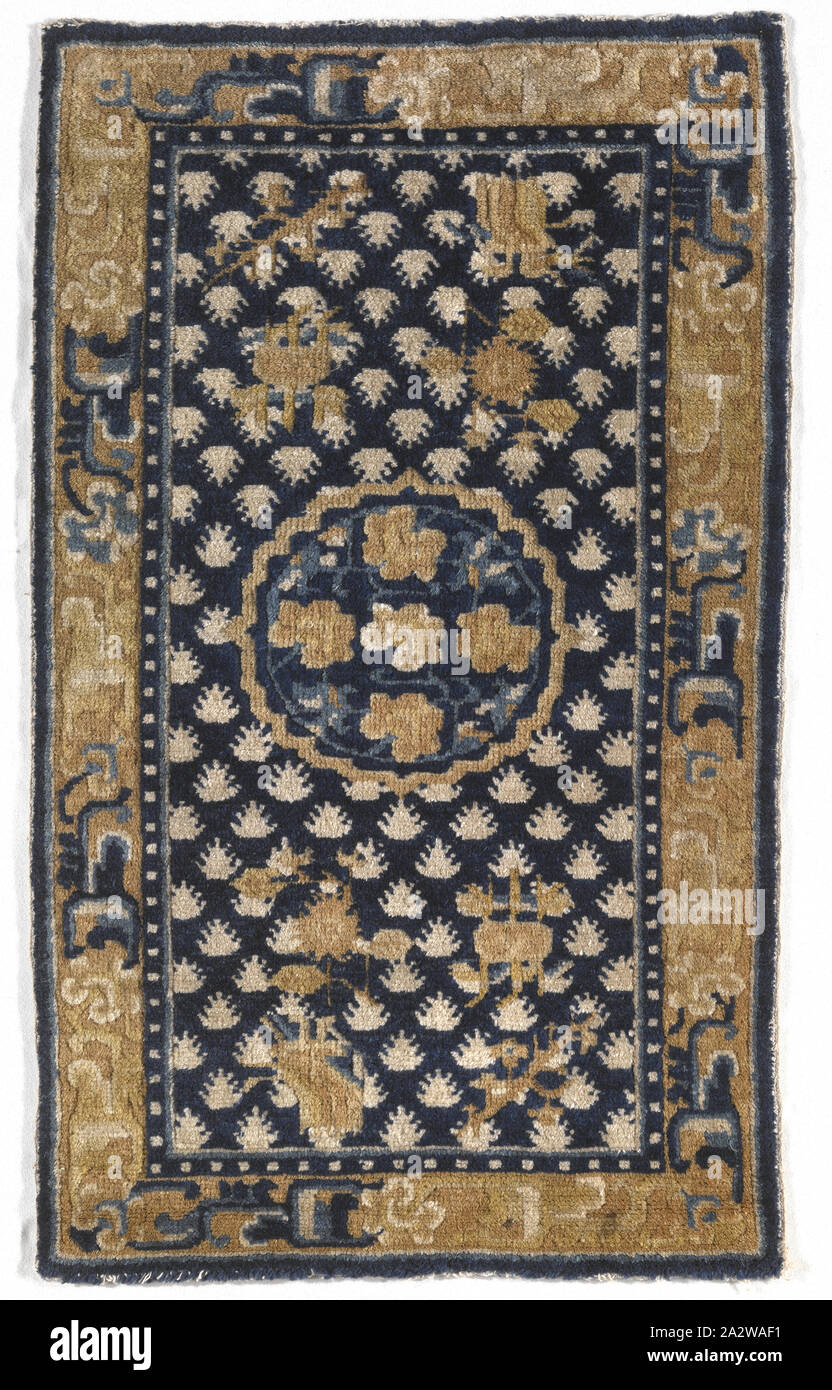 Teppich, Mitte des 20. Jahrhunderts, Wolle, Baumwolle,38-1/2 x 23-3/8-in.-, Textil und Mode Kunst Stockfoto