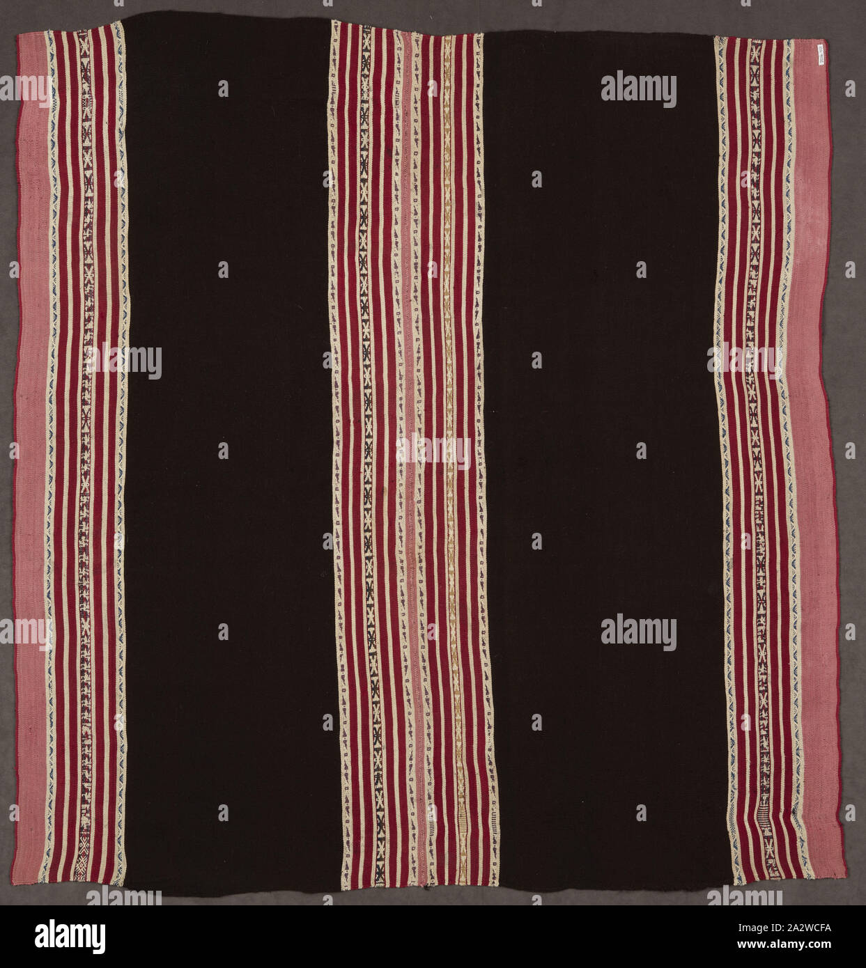Woman's Schal, Ahuayo, Aymara, etwa 1850, Camelid Faser, 44 x 42-1/4-in., Textil und Mode Kunst Stockfoto