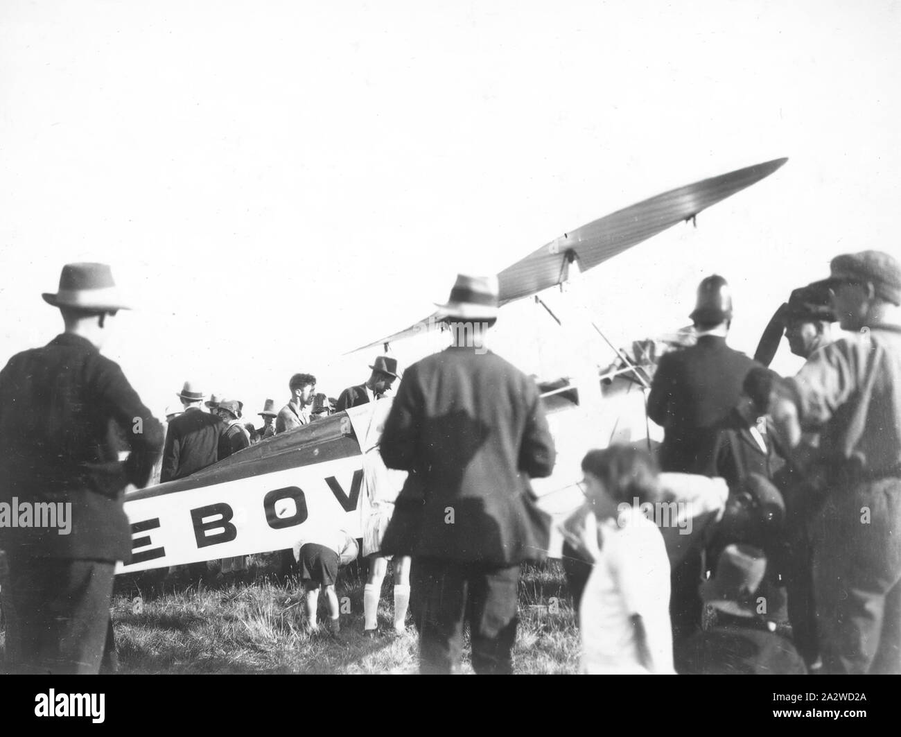 Fotografie - von Jack Walton, ca. 1920er Jahre 1930er Jahre versammelt um hinkler die Avro Vogelgrippe Flugzeug Stockfoto