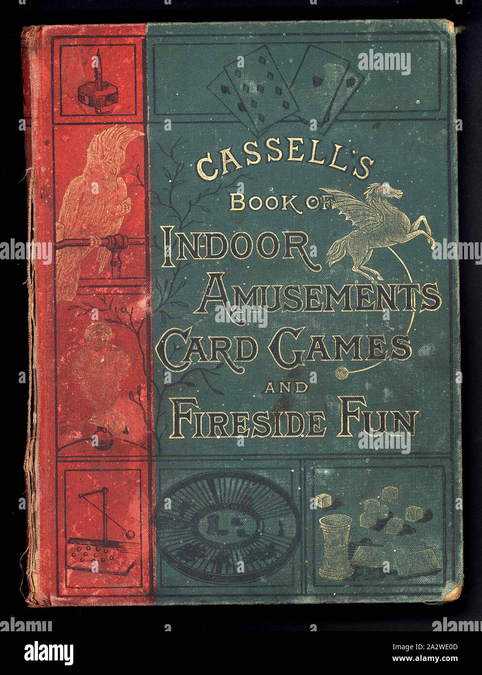 Buch - Der cassell Buch von in-door Vergnügungen, Karten Spiele & Spaß am Kamin, 5. Ausgabe, 1888, Alternative Namen (s): Cassell Buch der Indoor Vergnügungen schwer fallen Buch von 236 Seiten, mit der Überschrift "cassell Buch von in-door Vergnügungen, Karten Spiele & Spaß am Kamin, 5. Ausgabe, 1888. Obwohl nicht datiert, andere Quellen Datum der 5. Ausgabe 1888. Die erste Ausgabe wurde im Jahre 1881 veröffentlicht. Im Vorwort erklärt, dass das Buch "ein Begleitband zur cassell Buch des Sport- und Freizeitvergnügen", Stockfoto