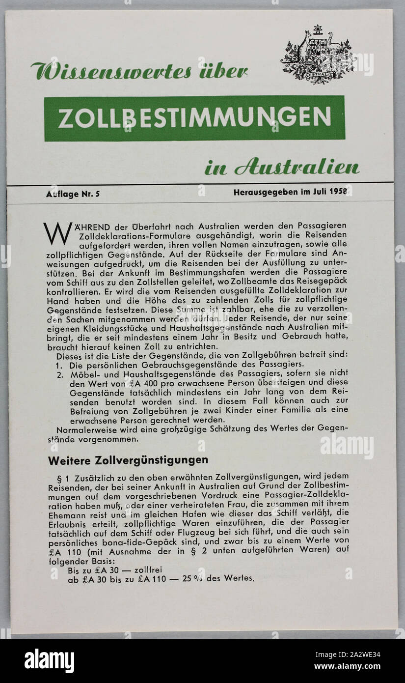 Broschüre - "Wissenswertes uber Zollbestimmungen in Australien", Commonwealth von Australien, Jul 1958, Broschüre mit dem Titel "Wissenswertes uber Zollbestimmungen in Australien '[' Tatsachen über den Zoll in Australien'], in deutscher Sprache von der Australischen Einwanderungsbehörde im Juli 1958 herausgegeben. Es war zu Dorothea Huber [nee Freitag ausgestellt und später Dunzinger] in Vorbereitung für Ihren Wander- Reise von Österreich nach Melbourne an Bord der Cogedar Line Schiff "Flaminia" im November 1959 Stockfoto