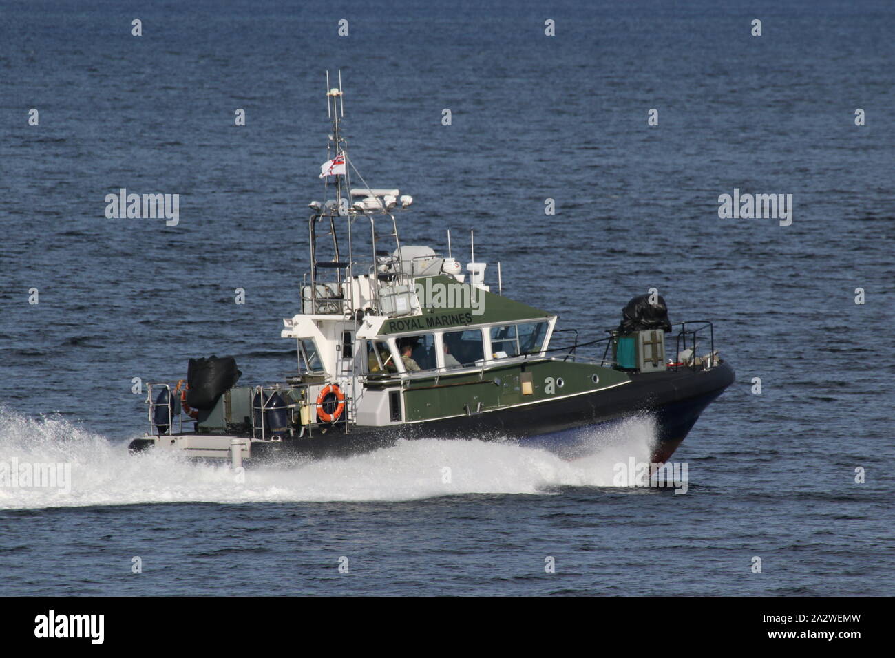 Rona, einer Insel-Klasse starten, betrieben von der Royal Marines (43 Commando Flotte Schutz Gruppe), vorbei an Gourock während der Übung gemeinsame Krieger 19-2. Stockfoto