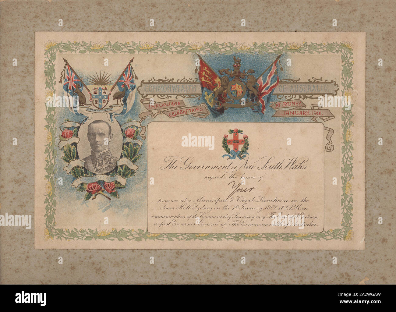 Einladung - Kommunale und bürgerliche Mittagessen, Commonwealth von Australien Eröffnungs-Feiern, Rathaus, Sydney, 7 Jan 1901, Einladung an Herrn William John Ferris von der Regierung von New South Wales. Es ist eine Einladung, einen städtischen und bürgerlichen Mittagessen in der Sydney Town Hall am 7. Januar 1901. Die Veranstaltung war Teil des Australischen Commonwealth Feiern und wurde zur Erinnerung an die feierliche Vereidigung der Grafen von Hopetoun, als der erste Generalgouverneur des Commonwealth von Australien. Teil einer Stockfoto