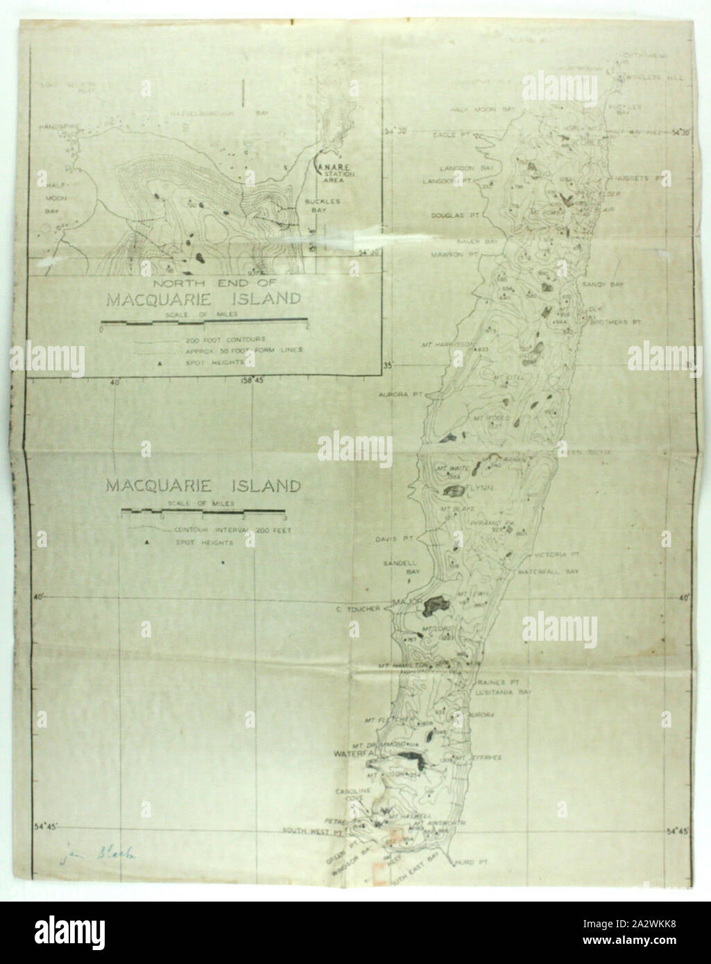 Karte - Macquarie Island, Tasmanien, Post 1948, Karte von Macquarie Island, Ortsnamen, Ansichten, Navigation koordiniert, mit Imperial Messungen. Hoffe Macpherson war die erste weibliche Kuratorin im National Museum von Victoria (jetzt Museum Victoria). Hoffe zusammen mit Isobel Bennett, Susan Ingham und Maria Gillham waren die ersten Frauen die Antarktis in ihrer Dezember Expedition 1959, Macquarie Insel zu besuchen Stockfoto