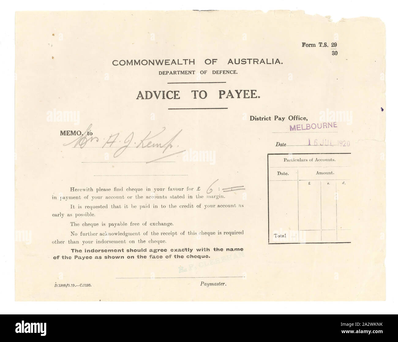 Memo - Verteidigungsministerium Zahlmeister mit Frau A. J. Kemp, "Hinweise für Zahlungsempfänger", 16 Jun 1920, Memo aus dem Departement für Verteidigung, Frau Annie Josephine Kemp, bestätigen Sie eine Summe von sechs Pfund am 16. Juli 1920 gezahlt wurde, "in Zahlung Ihrer Konten'. Nachdem ihr Mann Private Albert Edward Kemp im Zweiten Weltkrieg starb ich, Annie Kemp gekämpft, um die Rechnungen zu bezahlen und 2 Kinder auf ihrem eigenen anheben Stockfoto