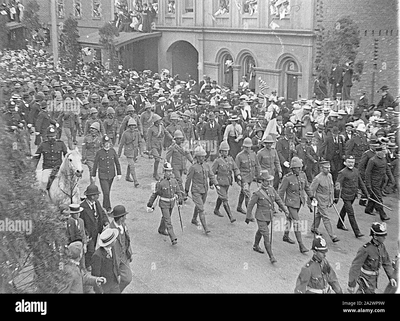 Negative - Launceston, Tasmanien, Post 1900, Truppen der ersten Südafrikanischen Kontingent durch Launceston paradieren, bei ihrer Rückkehr aus dem Burenkrieg Stockfoto