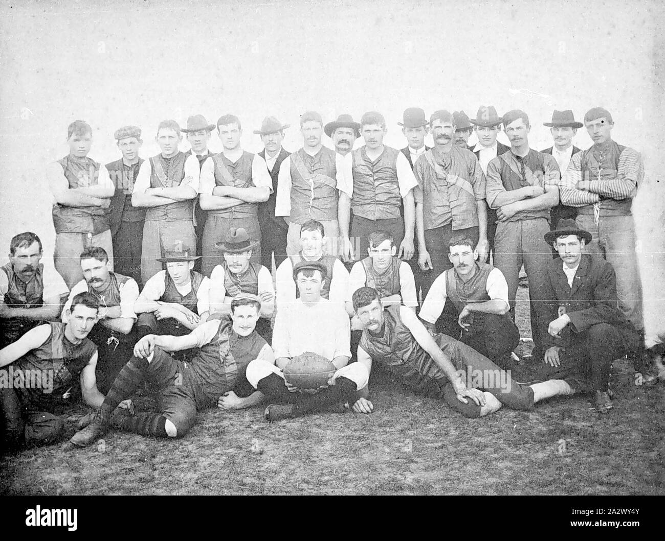 Negative - Curlewis, Victoria, ca. 1900, die curlewis Fußballmannschaft Stockfoto