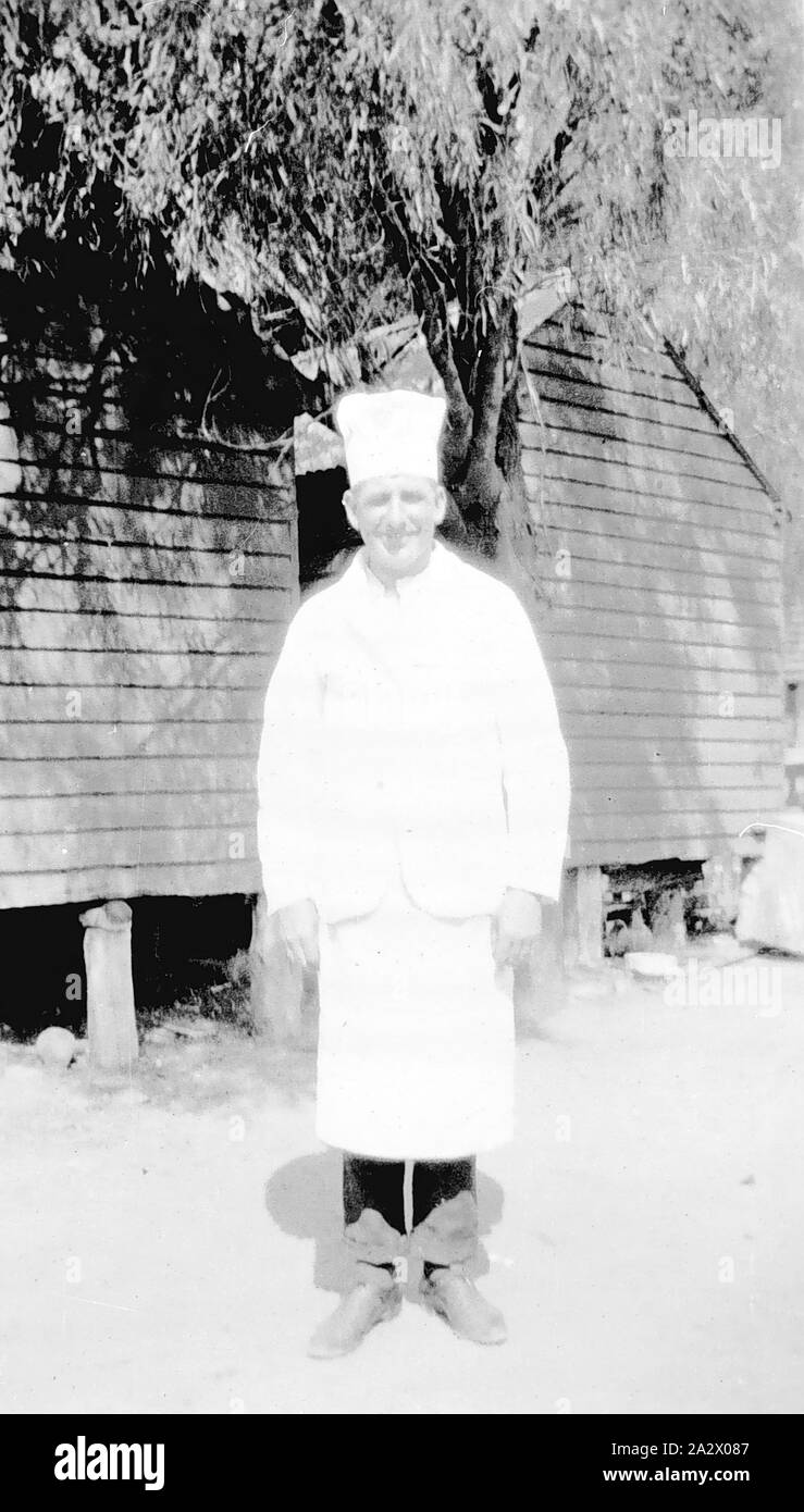 Negative - Gestüt Park, New South Wales, 1927, ein Mann in Cooks Kleidung Stockfoto