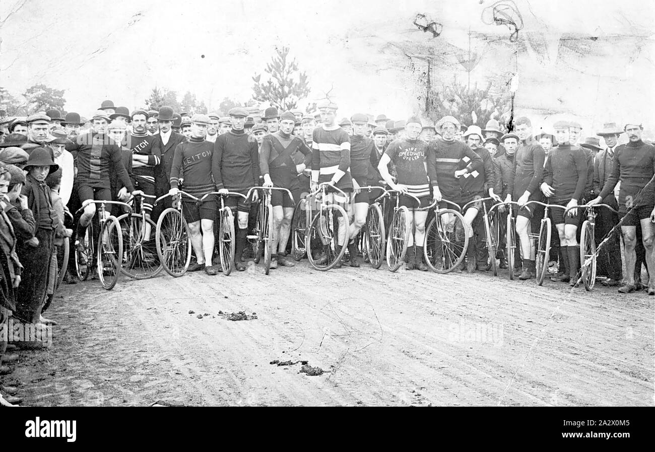 Negative - Hamilton, Victoria, 1906, Reiter, für den Start einer Radrennen gezeichnet Stockfoto