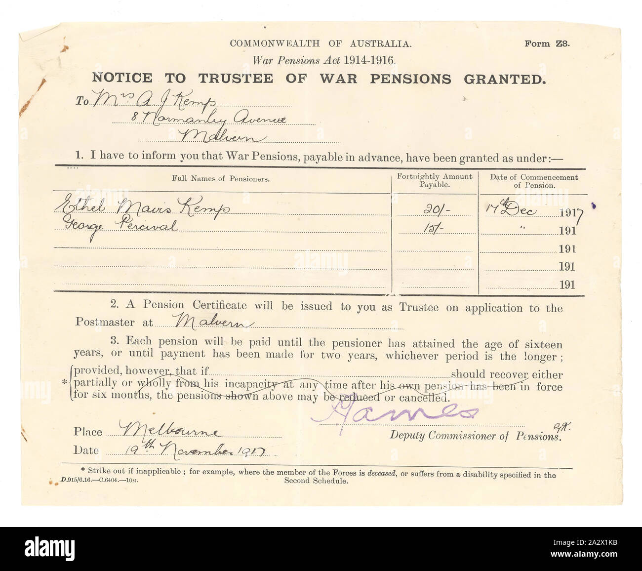 Impressum - Deputy Commissioner der Renten mit Frau A. J. Kemp, Bekanntmachung des Krieges Rente gewährt, 19.11.1917, Bekanntmachung, dass Annie Kemp, Witwe von Pte Albert Edward Kemp,, die in der Tätigkeit im Jahre 1917 während des Zweiten Weltkrieges getötet wurde ich, eine Rente erhalten Stockfoto