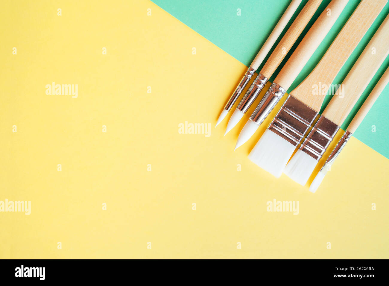 Set Der kleine Kinder Bürsten für Kunstwerke. Stockfoto