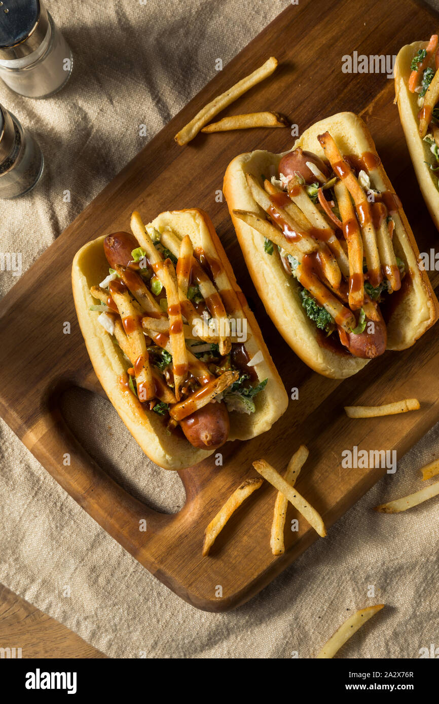 Hausgemachte Cleveland polnische Junge Sandwich mit Grill und Pommes Frites  Stockfotografie - Alamy