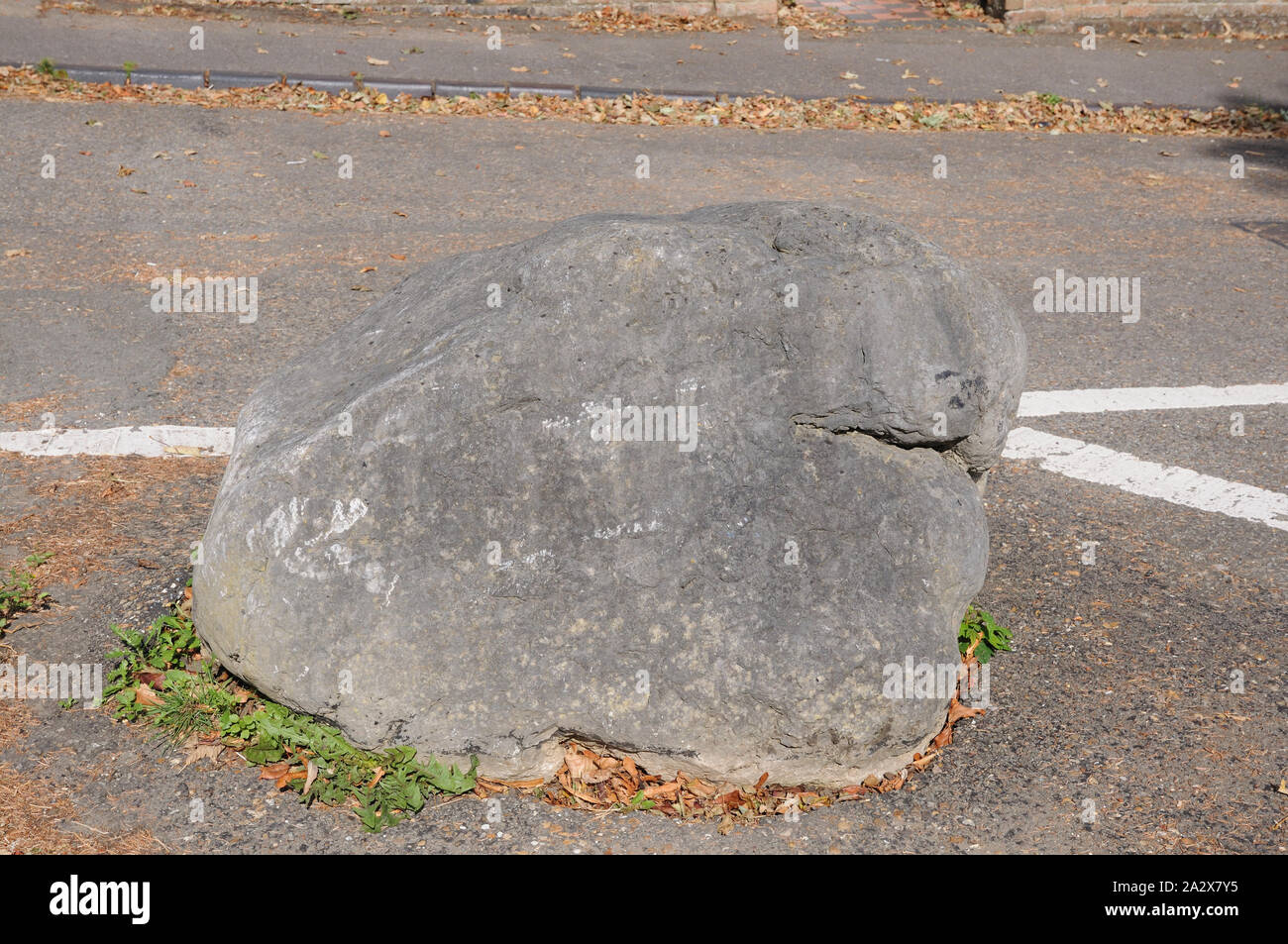 Tradition hat es in diesem riesigen Stein auf Soulbury, Buckinghamshire, hat magische Eigenschaften und rollte sich in Soulbury von selbst Stockfoto