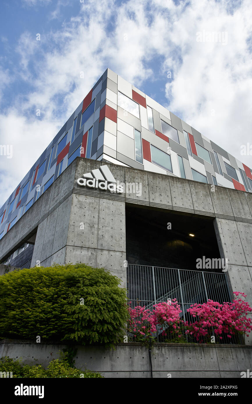 Portland, Oregon - 2. Mai 2019 - Die adidas-Logo bei adidas America Inc., Adidas North American Headquarters. Stockfoto